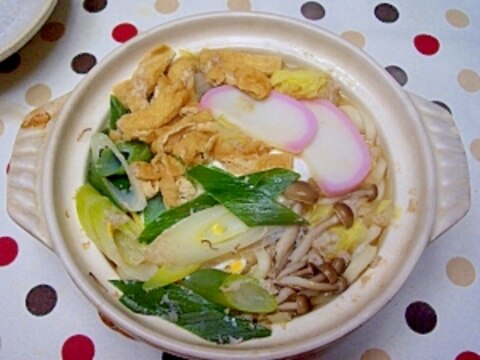 具沢山の鍋焼きうどん